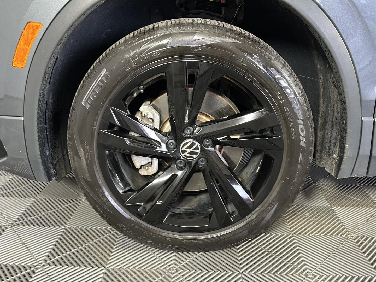 Used 2024 Platinum Gray Metallic Volkswagen SE R-Line Black image 12
