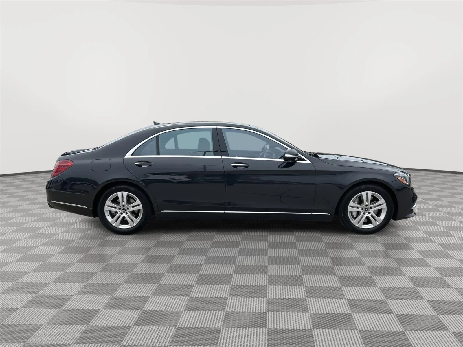 Certified Used 2020 Magnetite Black Metallic Mercedes-Benz S 450 image 2