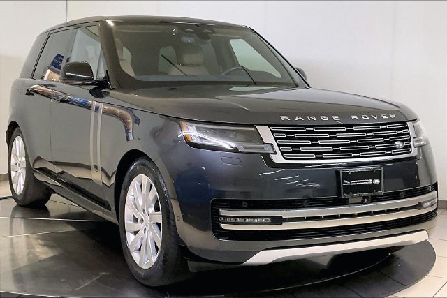 Used 2024 Gray Land Rover SE image 15