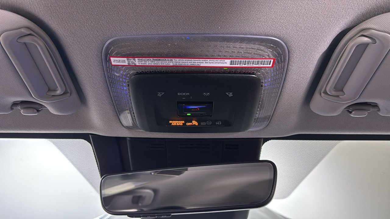 New 2027 Wind Chill Pearl <sup>1</sup> Toyota  XSE image 11