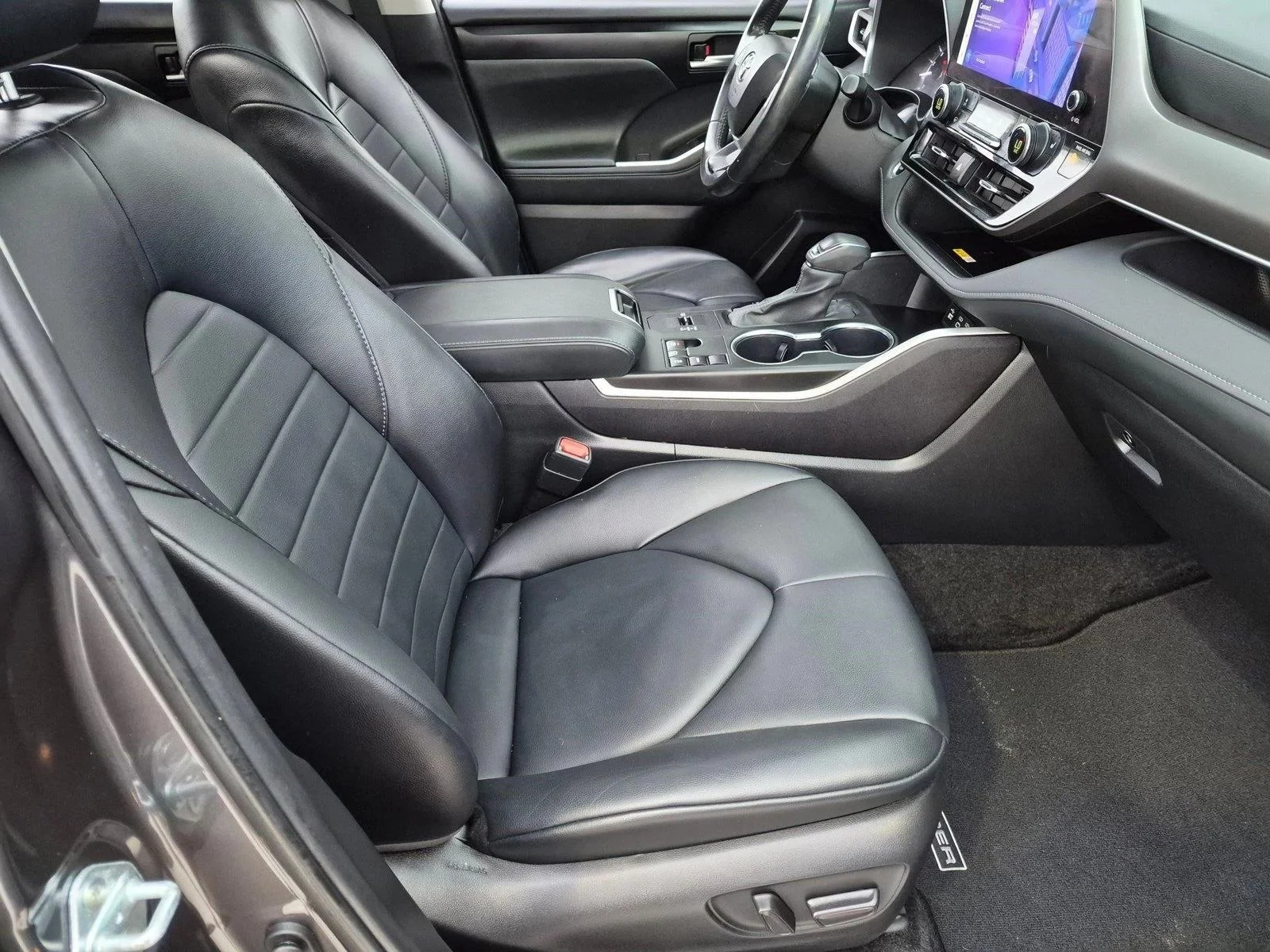 Used 2024 Magnetic Gray Metallic Toyota XLE image 20