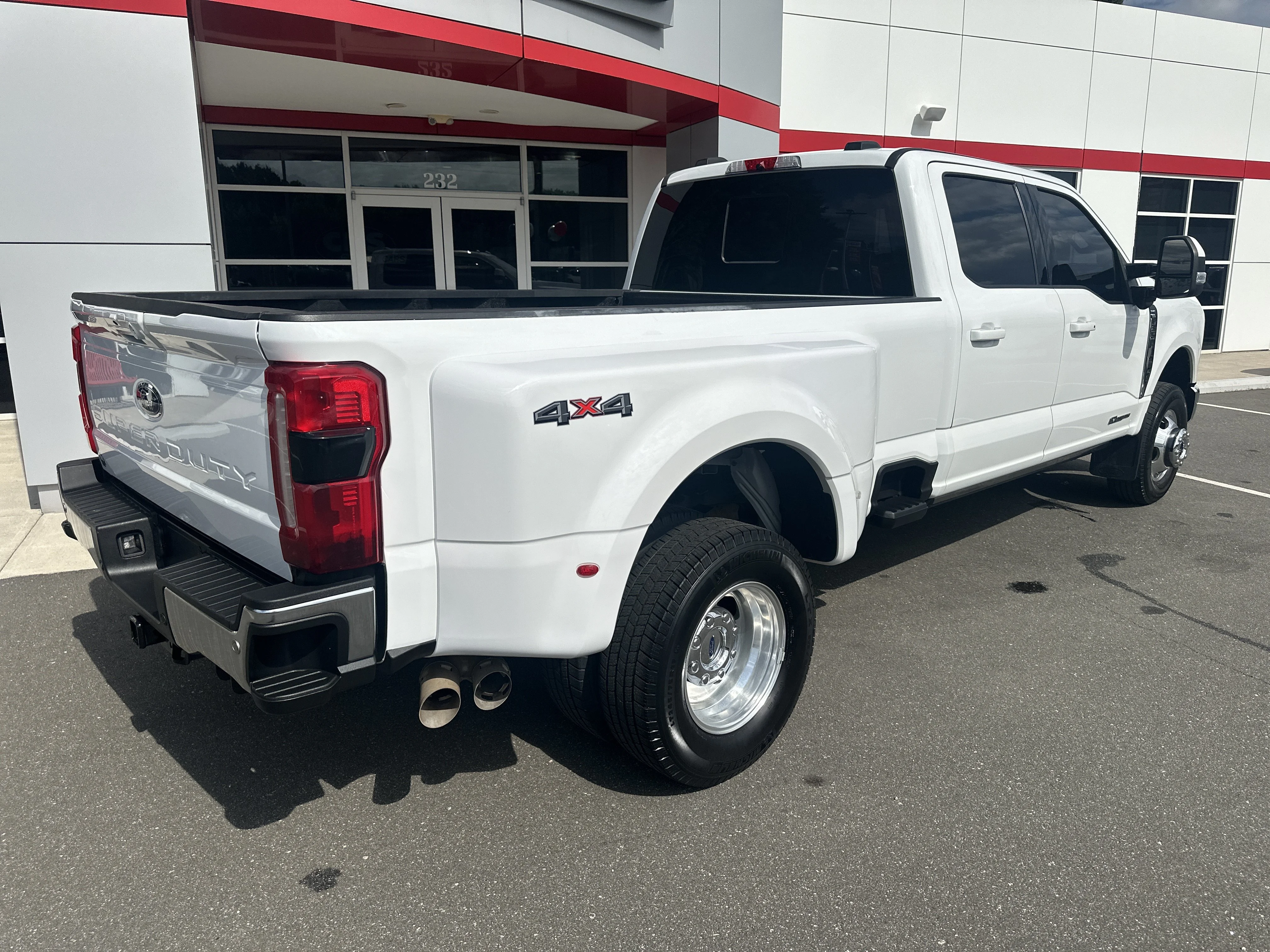 Used 2023  Ford  image 8