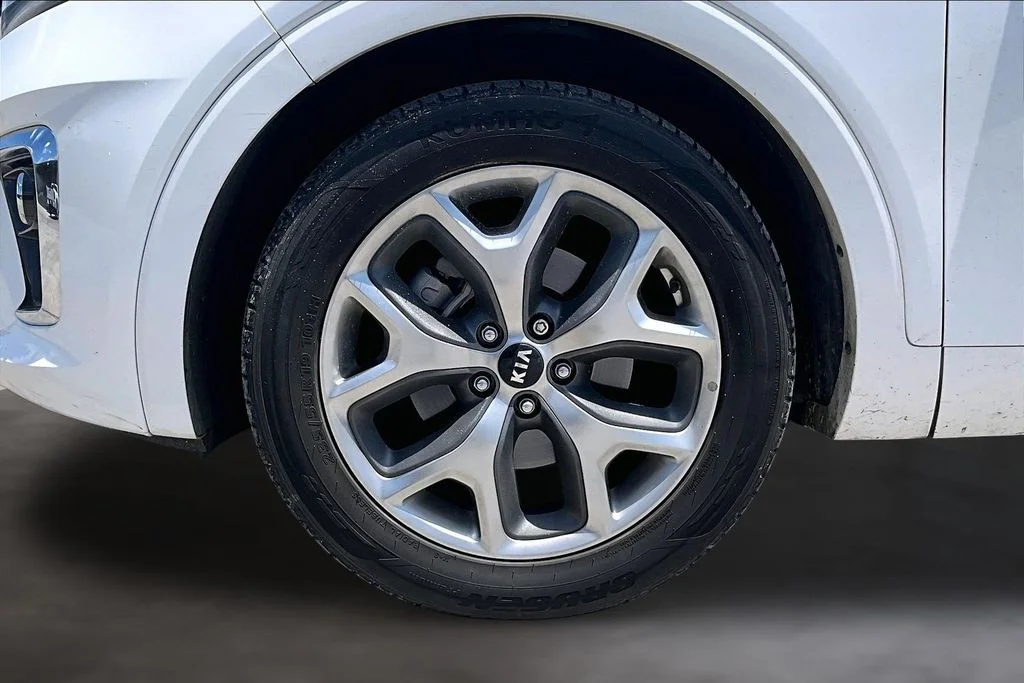 Used 2020 White Kia SX image 32
