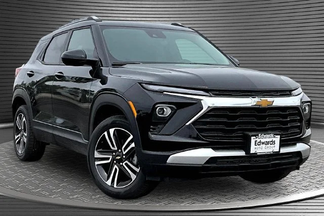 New 2026 Mosaic Black Metallic Chevrolet LT image 2