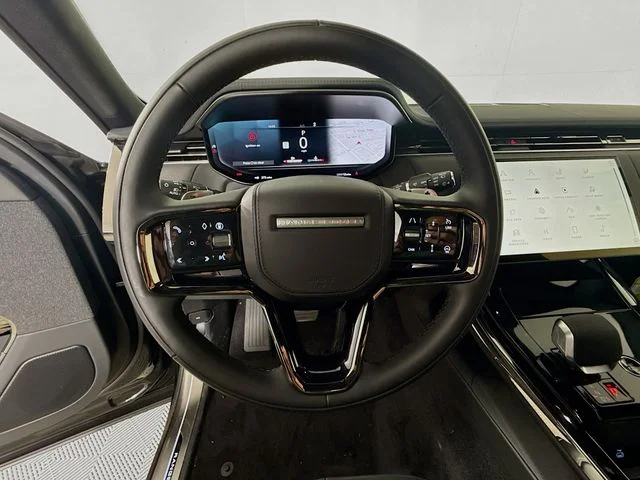 New 2026 Santorini Black Metallic Land Rover Dynamic SE image 12