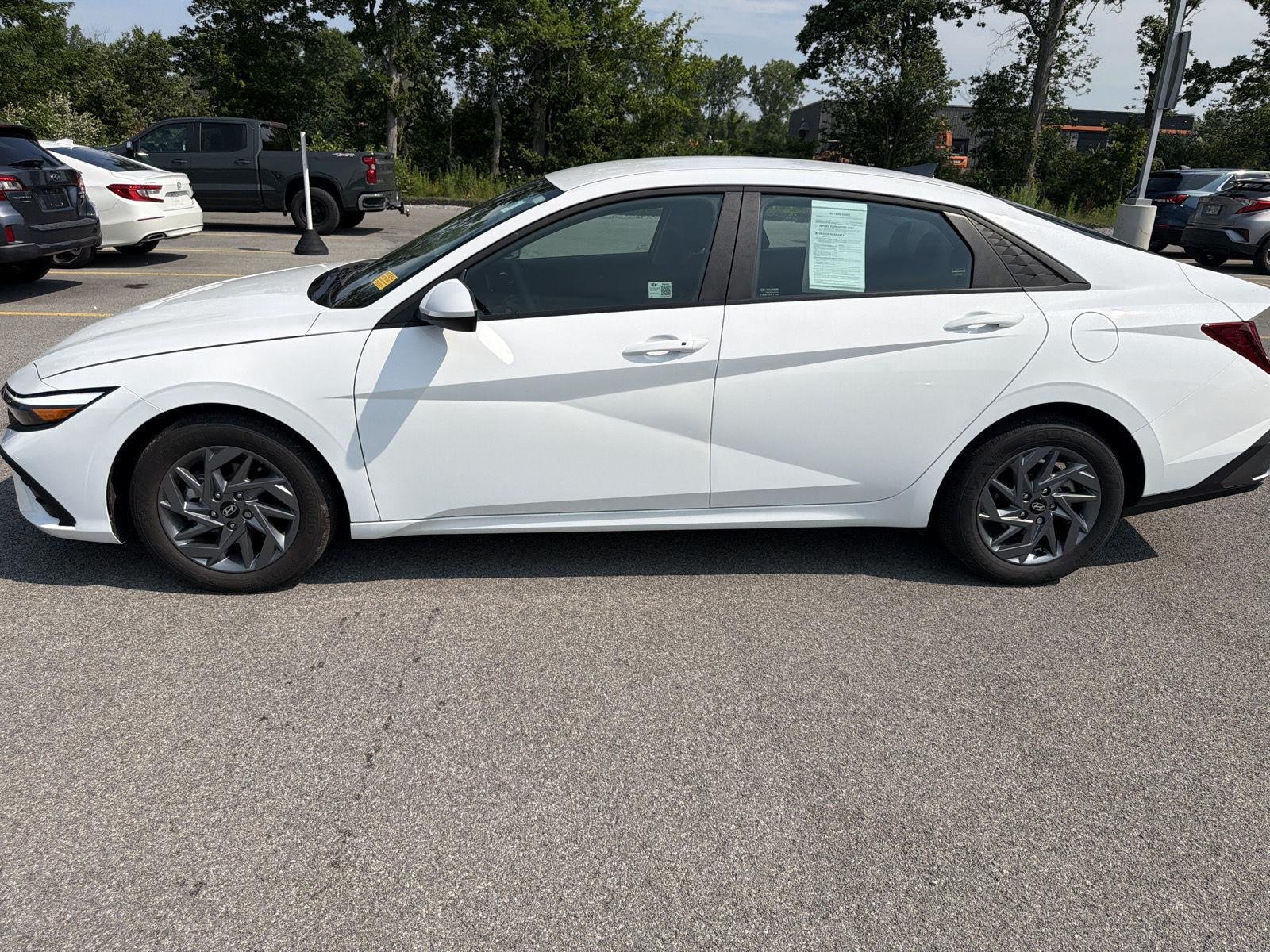 Used 2024 Serenity White Hyundai SEL image 3