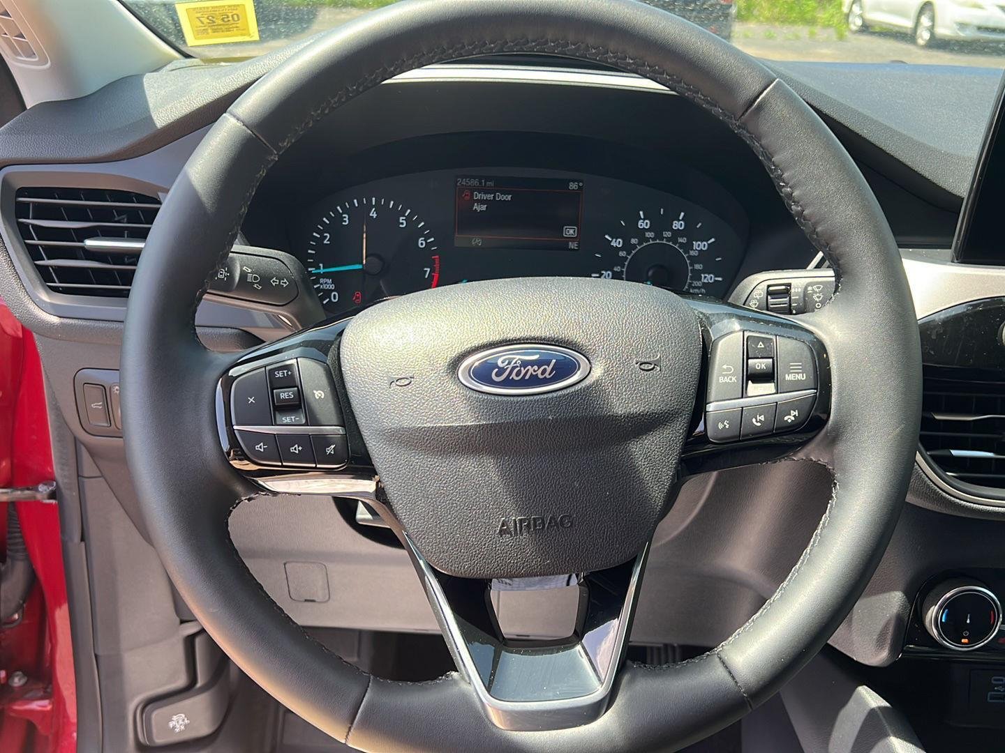 Used 2022 Rapid Red Metallic Tinted Clearcoat Ford SE image 9