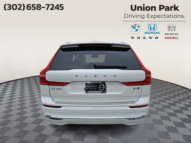 Used 2023 Crystal White Volvo B5 Plus Bright Theme image 5
