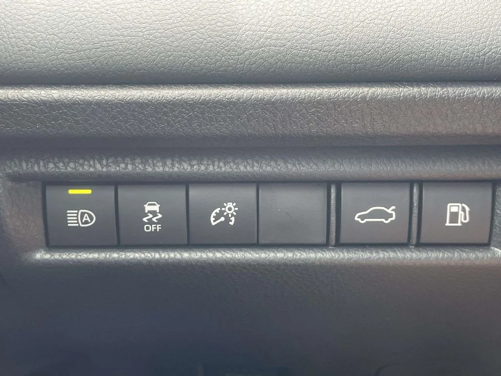 Used 2026 Wind Chill Pearl Toyota XSE image 23