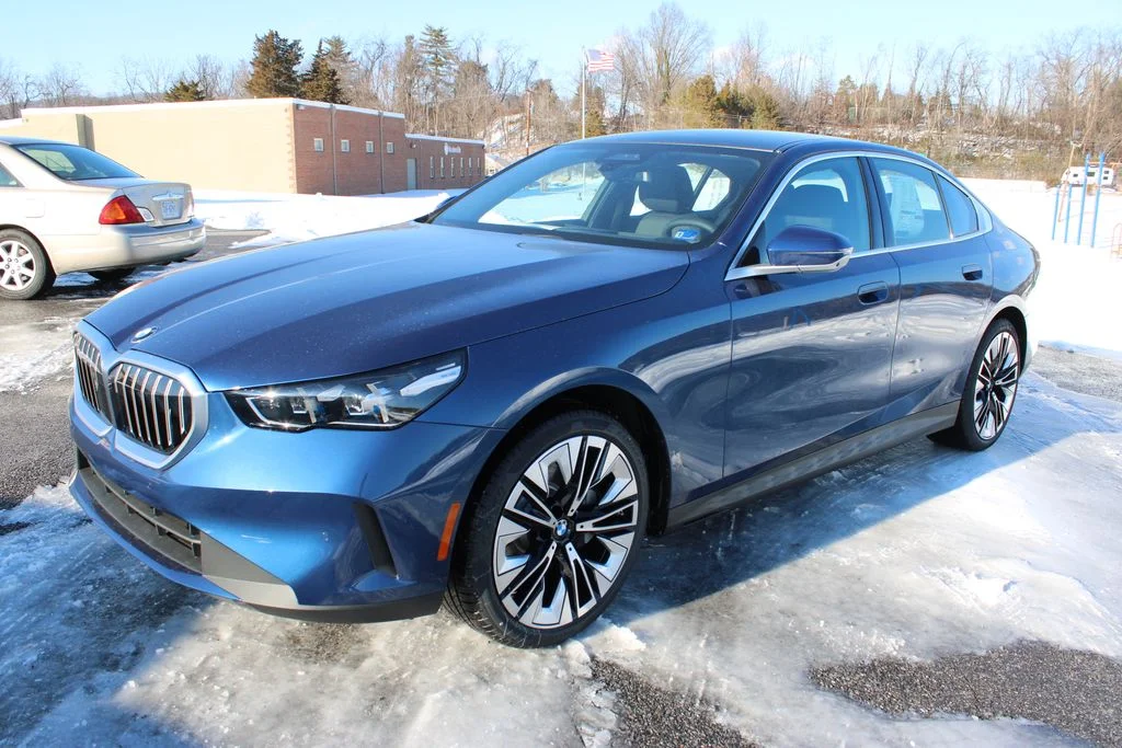 2026 BMW 5 Series 530i - Photo 4