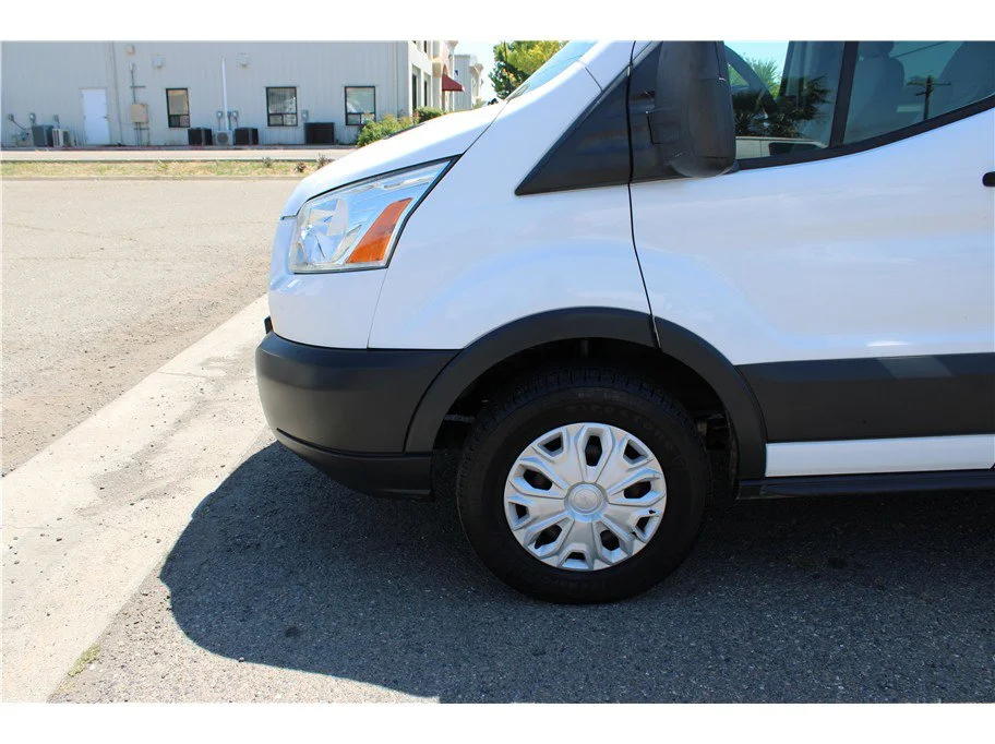 2015 Ford Transit XLT - Photo 10