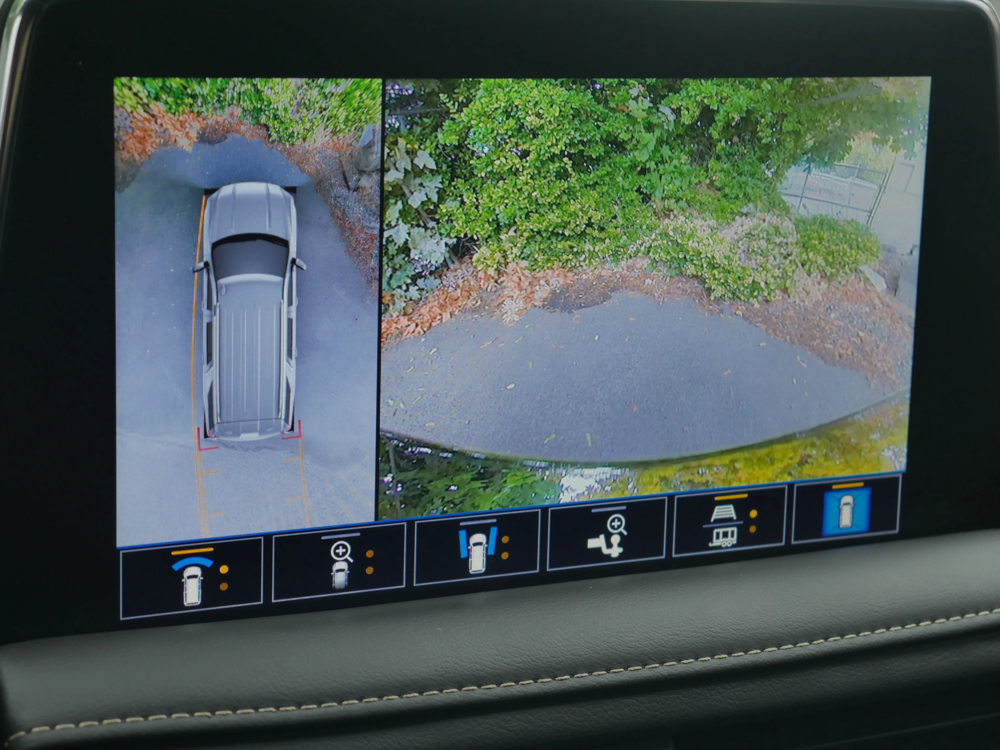 Used 2021 White Frost Tricoat GMC SLT image 14
