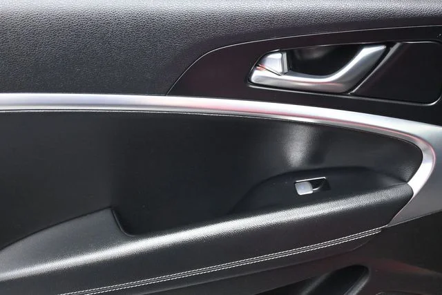 Used 2021 Red Genesis 2.0T image 13