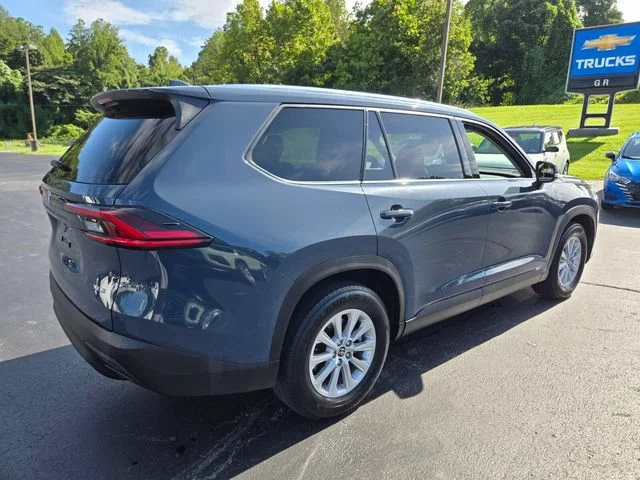 Used 2025 Gray Toyota XLE image 8