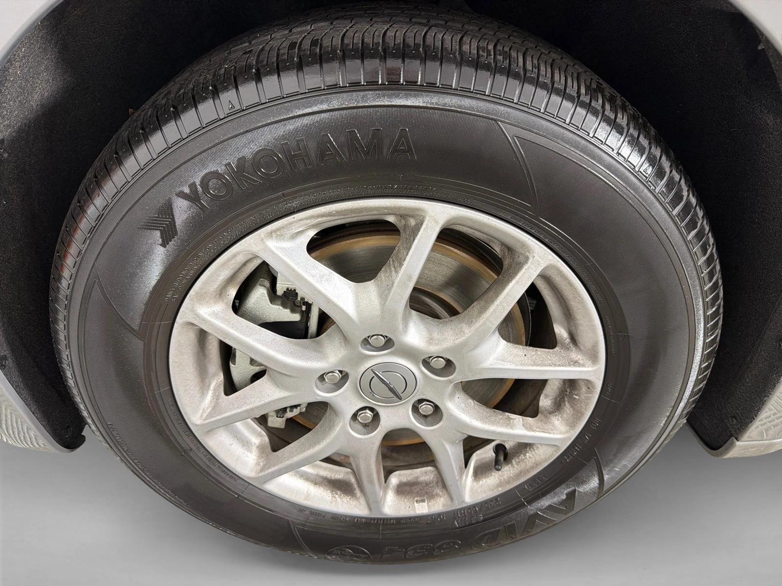 Used 2025 Ceramic Gray Clearcoat Chrysler Select image 11