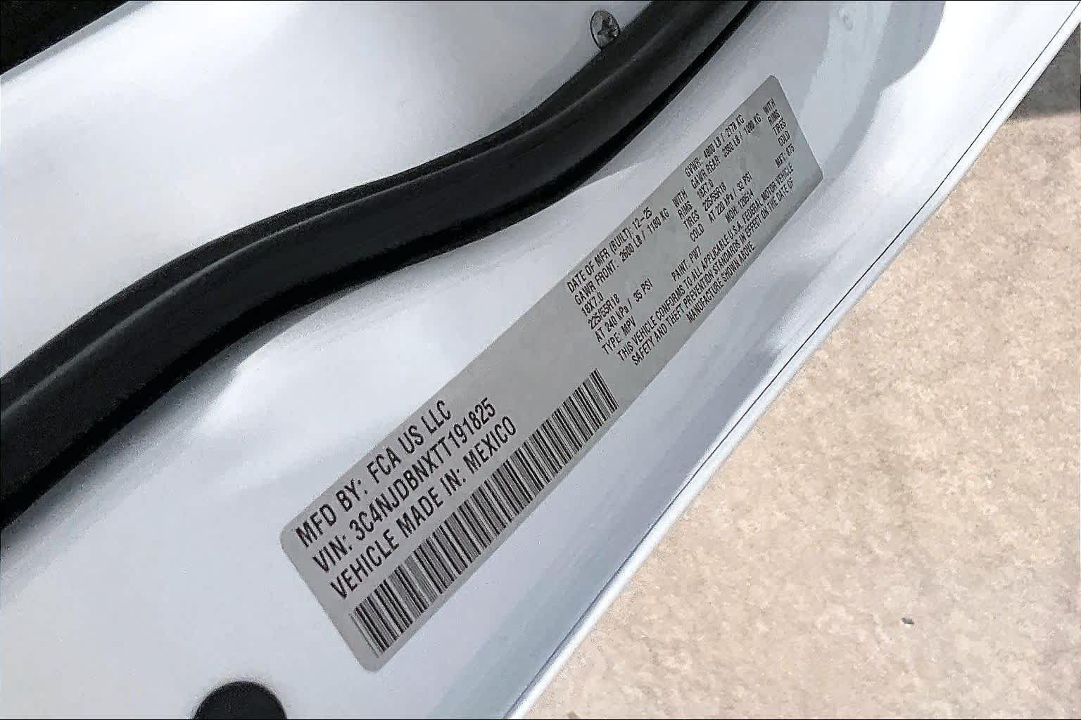 New 2026 Bright White Clearcoat Jeep Latitude image 19