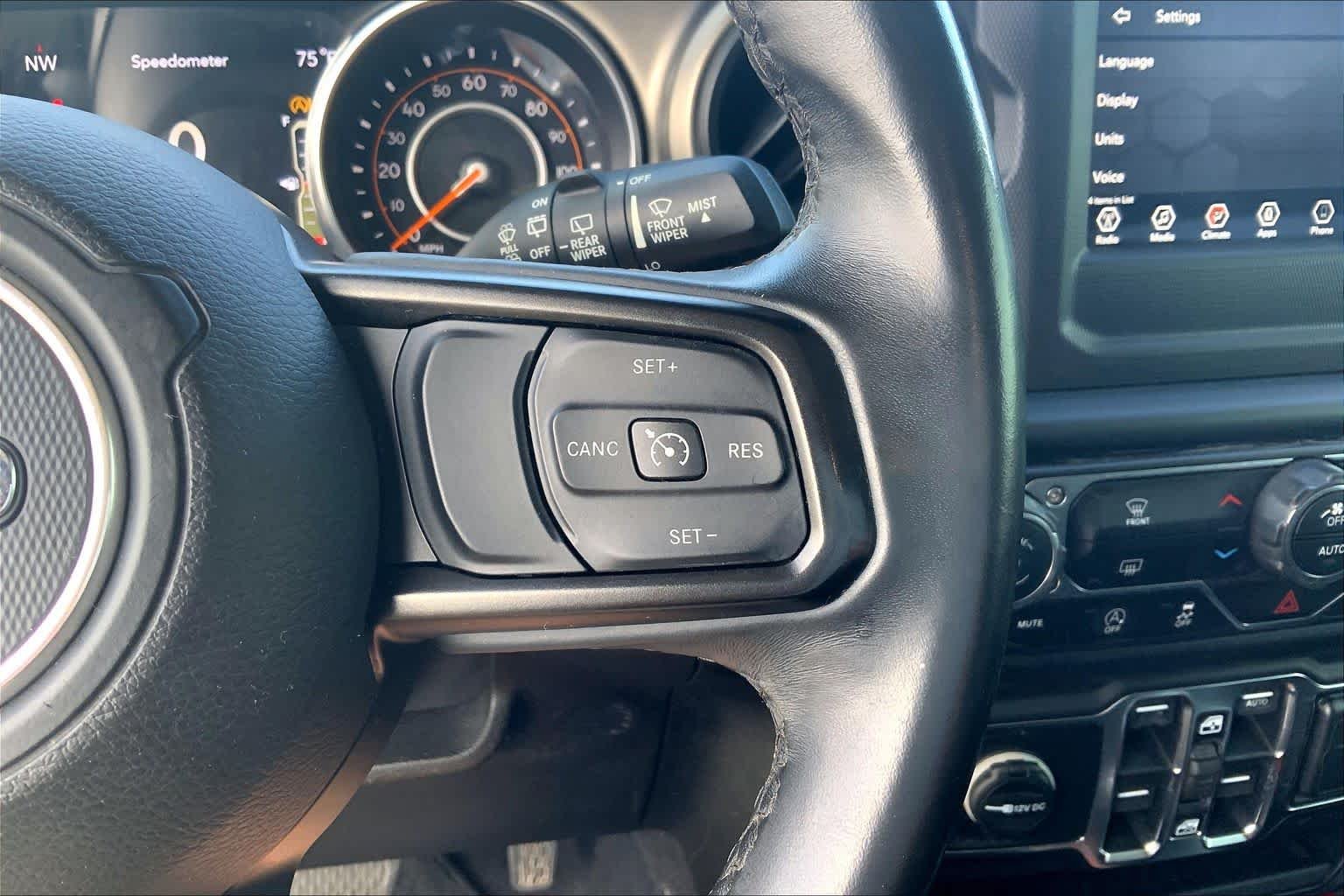 Used 2019 Bright White Clearcoat Jeep Sport S image 25