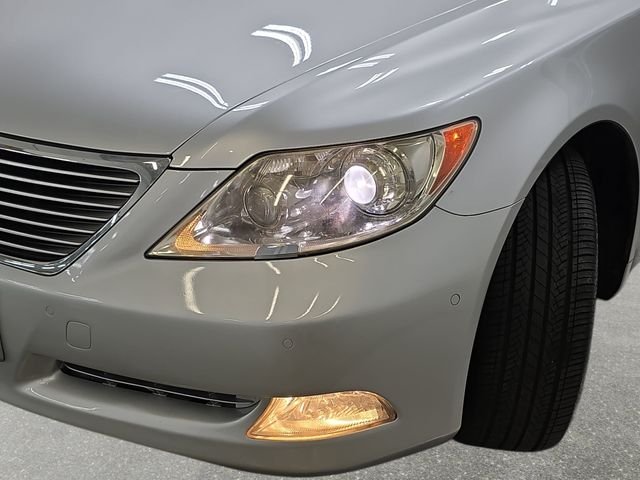Used 2007 Silver Lexus 460 L image 31