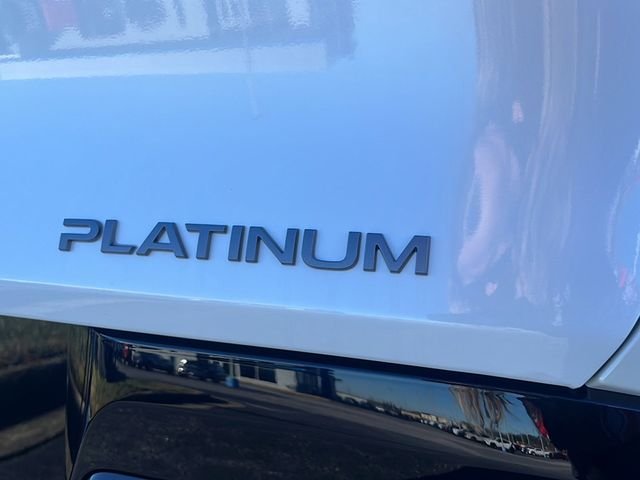 New 2026 Everest White Pearl TriCoat / Super Black Two-tone Nissan Platinum image 34
