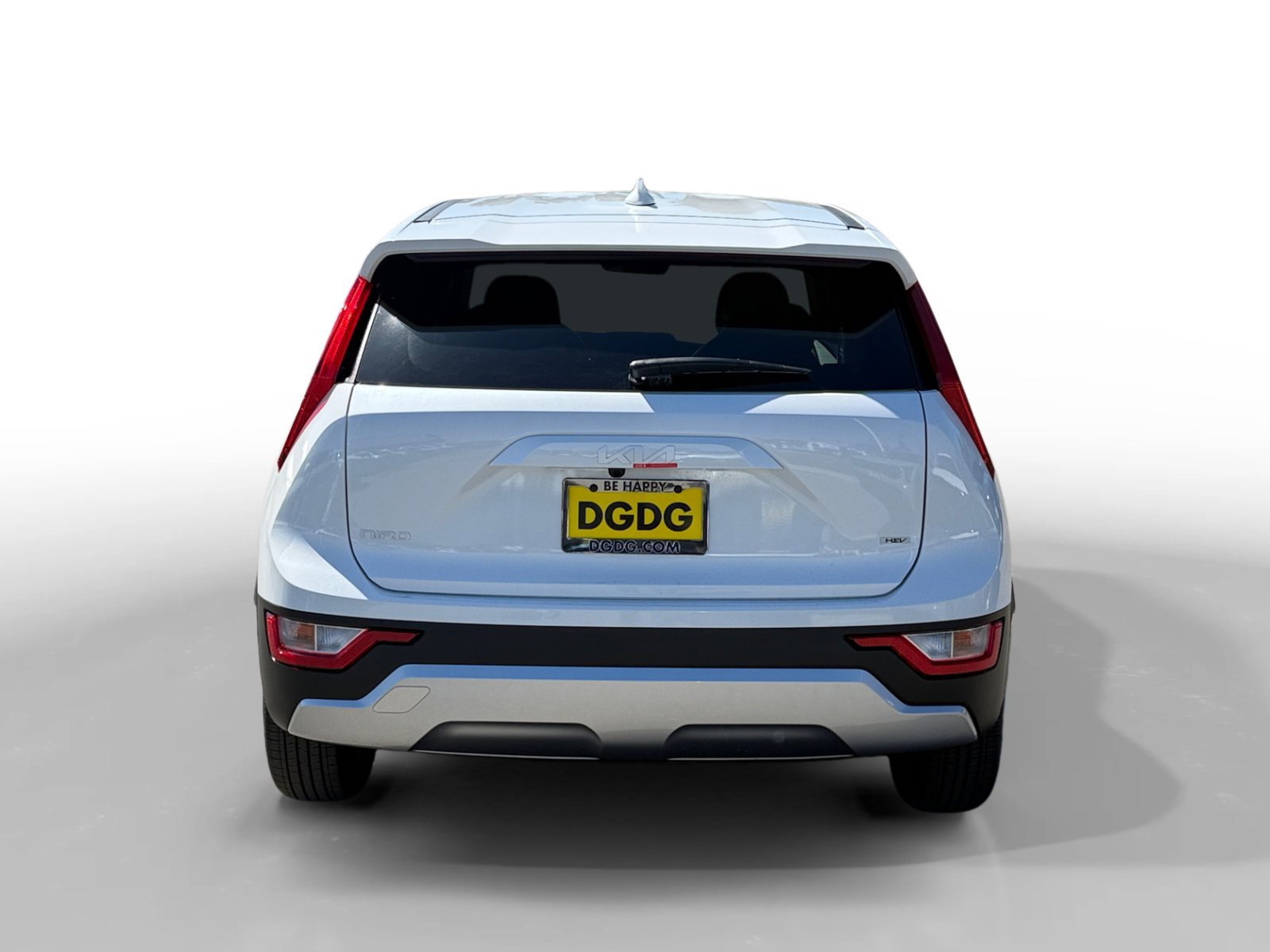 New 2026 Snow White Pearl Kia LX image 4