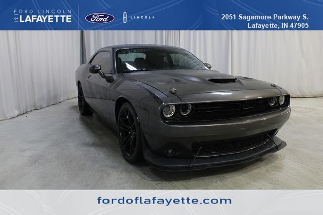 2016 Dodge Challenger R/T's photo