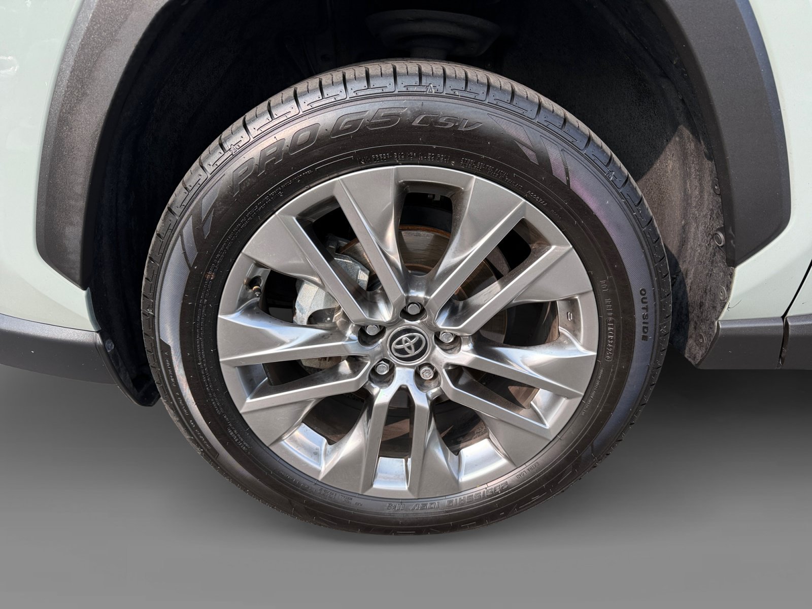 Used 2023 Lunar Toyota XLE Premium image 9