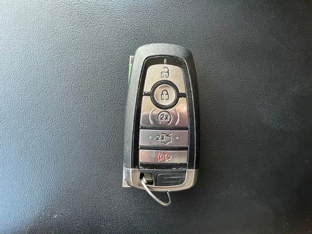 Certified Used 2022 Green Ford XLT image 28