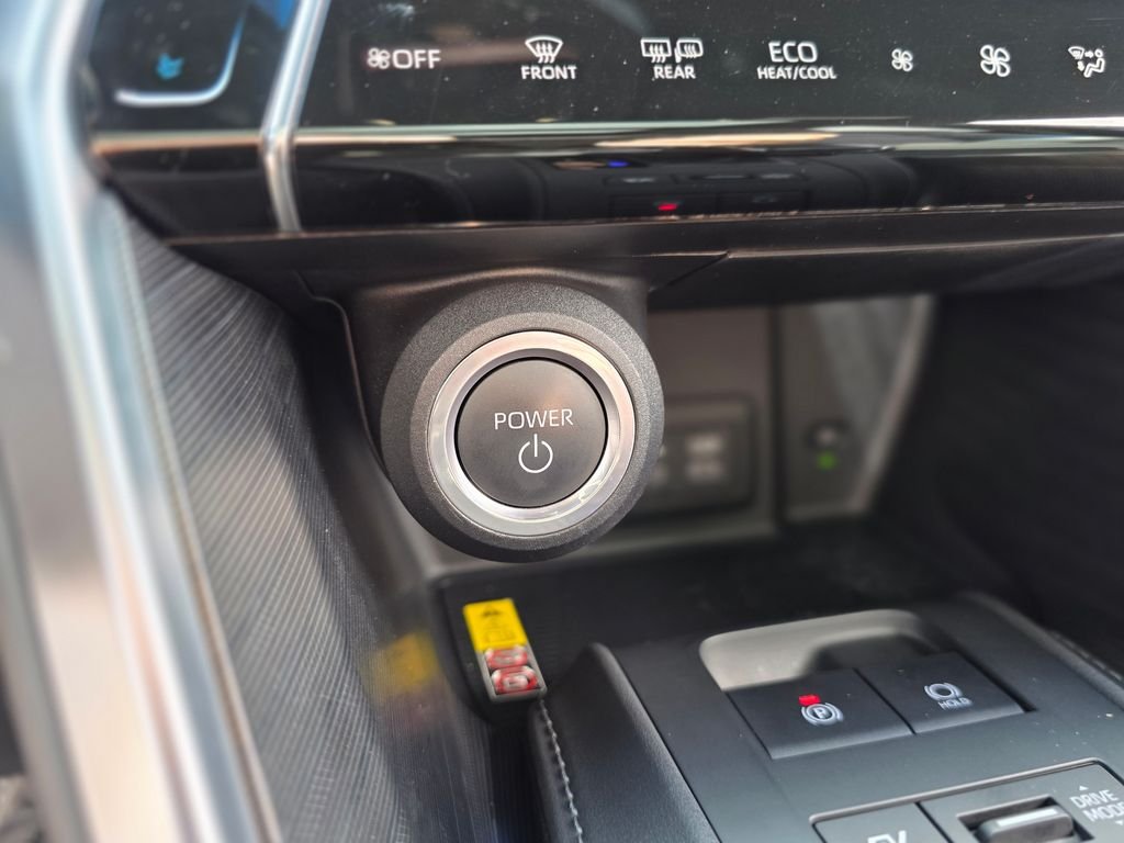 2024 Toyota Venza XLE - Photo 34