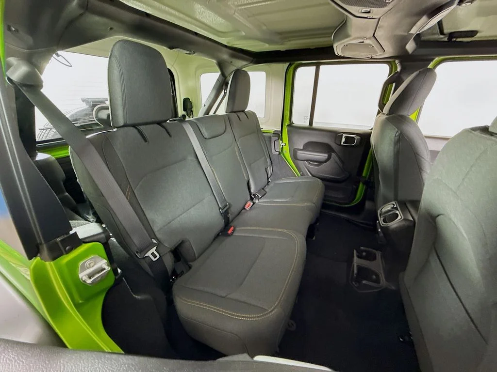 Used 2025  Jeep Sport image 29