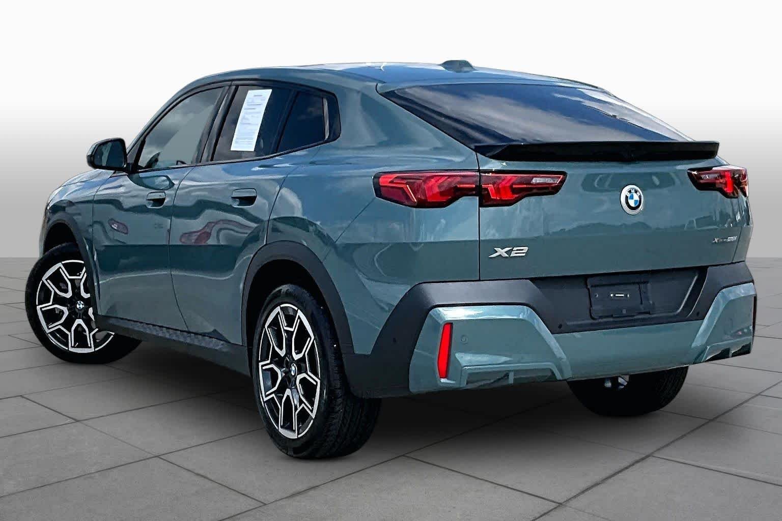 Used 2025 Cape York Green Metallic BMW xDrive28i image 11