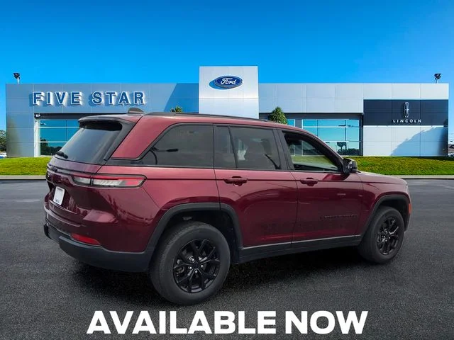 Used 2025 Red Jeep Altitude image 8