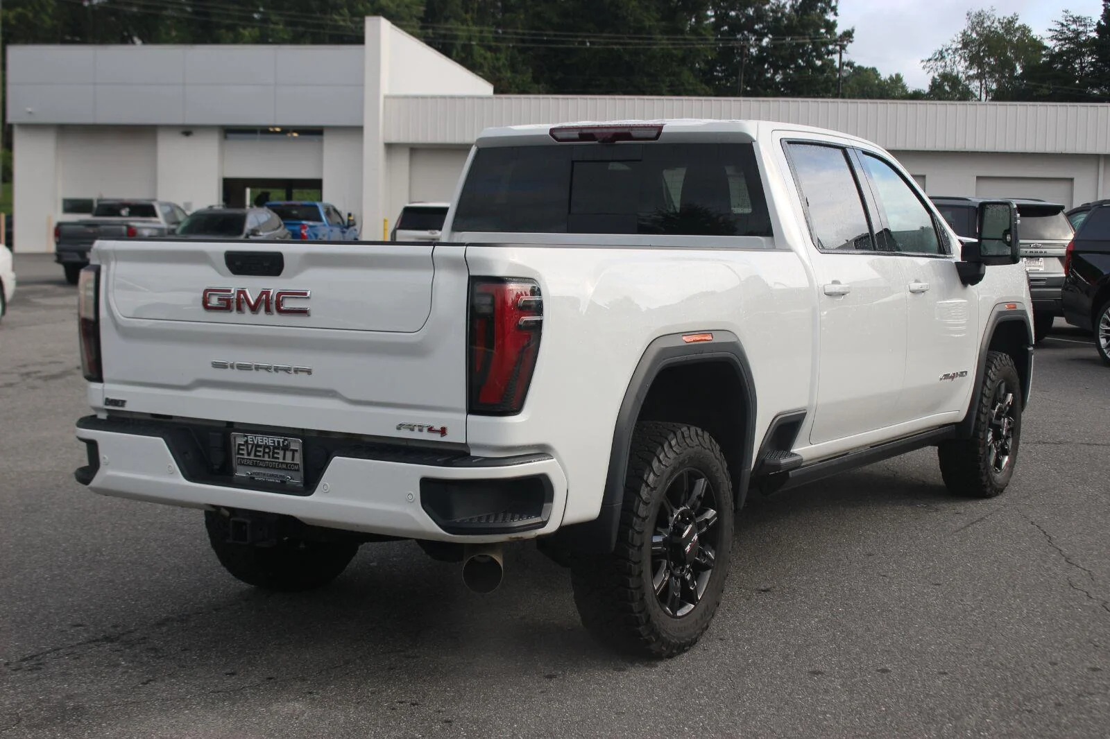 Used 2024 Summit White GMC AT4 image 7