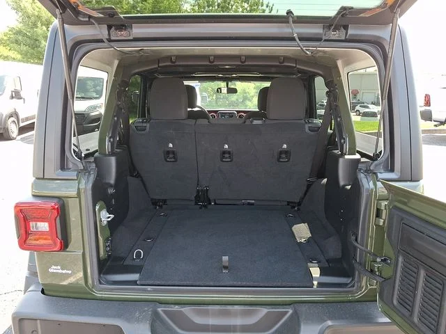 Used 2021 Green Jeep Unlimited Rubicon image 33
