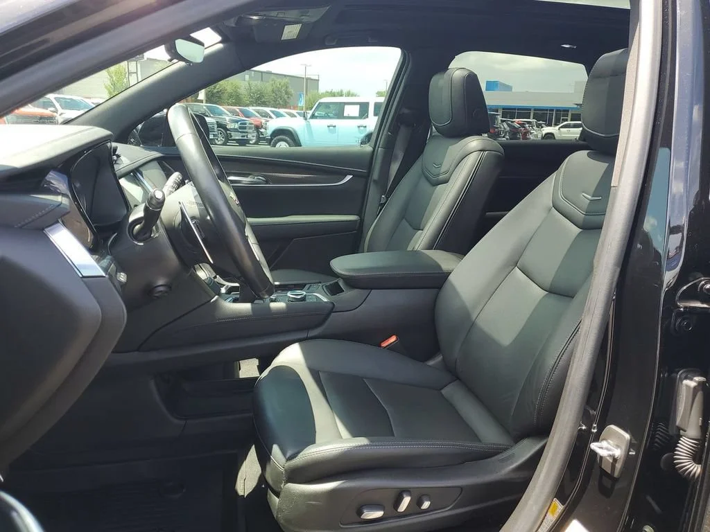 Used 2022 Stellar Black Metallic Cadillac Sport image 20
