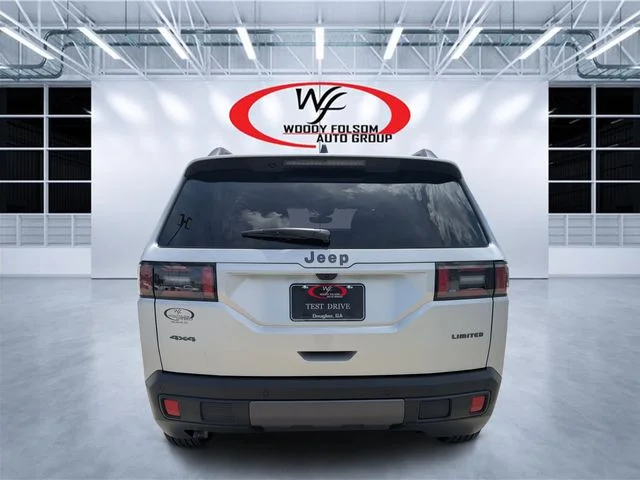 New 2026 Silver Zynith Clear-Coat Exterior Paint Jeep Limited image 4