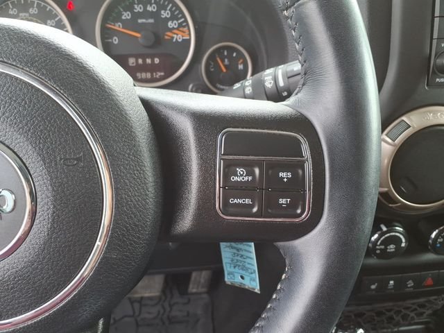 Used 2017 White Jeep Unlimited Sahara image 19