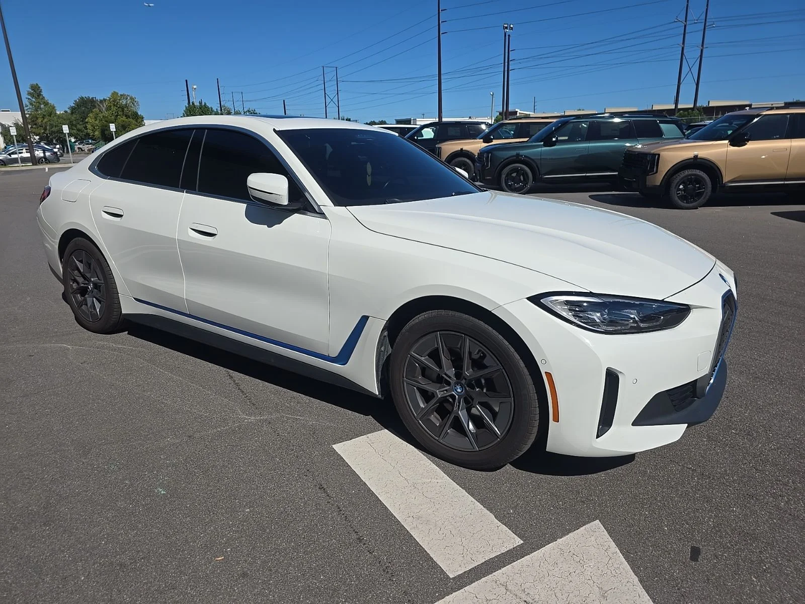 Used 2024 Alpine White BMW xDrive40 image 3