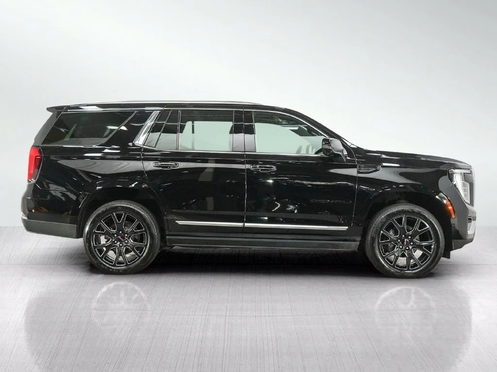 Used 2025 Onyx Black GMC Denali image 6
