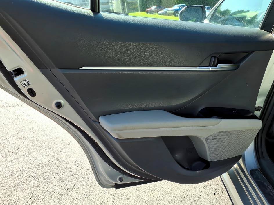 Used 2018 Celestial Silver Metallic Toyota L image 12