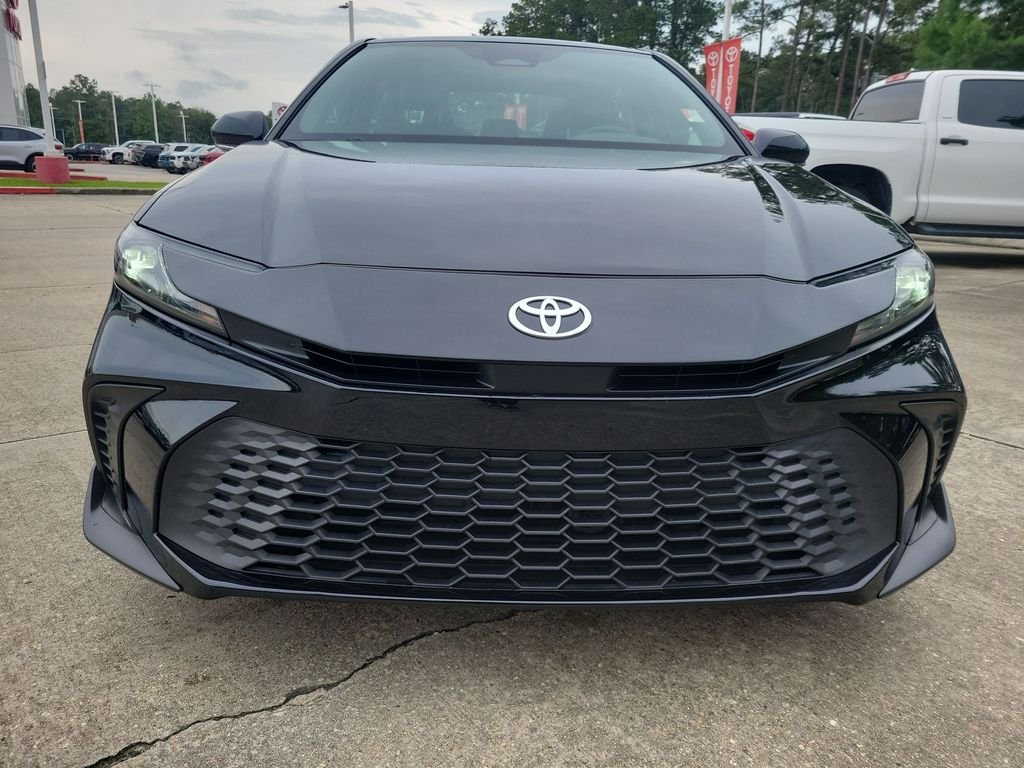 Used 2025  Toyota LE image 4