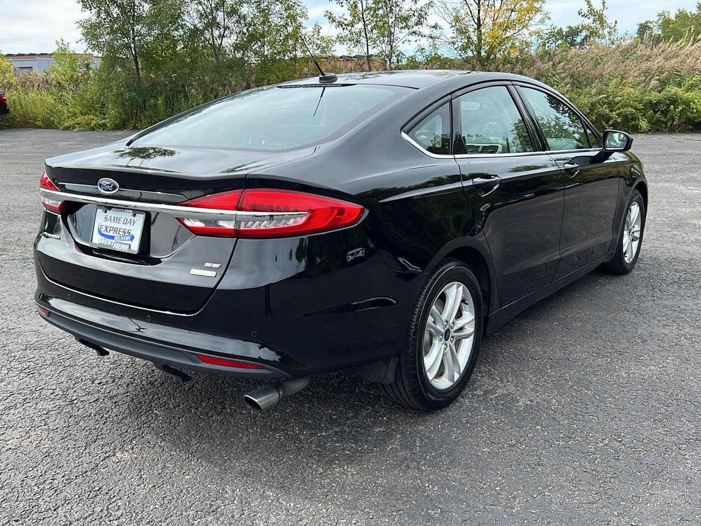 Used 2018 Shadow Black Ford SE image 24