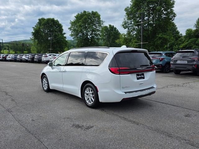 Used 2022 Bright White Clearcoat Chrysler Touring L image 6