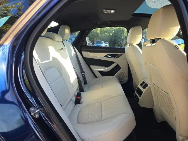 Used 2024 Blue Jaguar R-Dynamic SE image 10