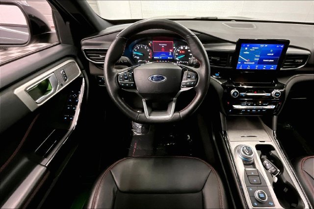 Used 2024 Carbonized Gray Metallic Ford ST-Line image 6