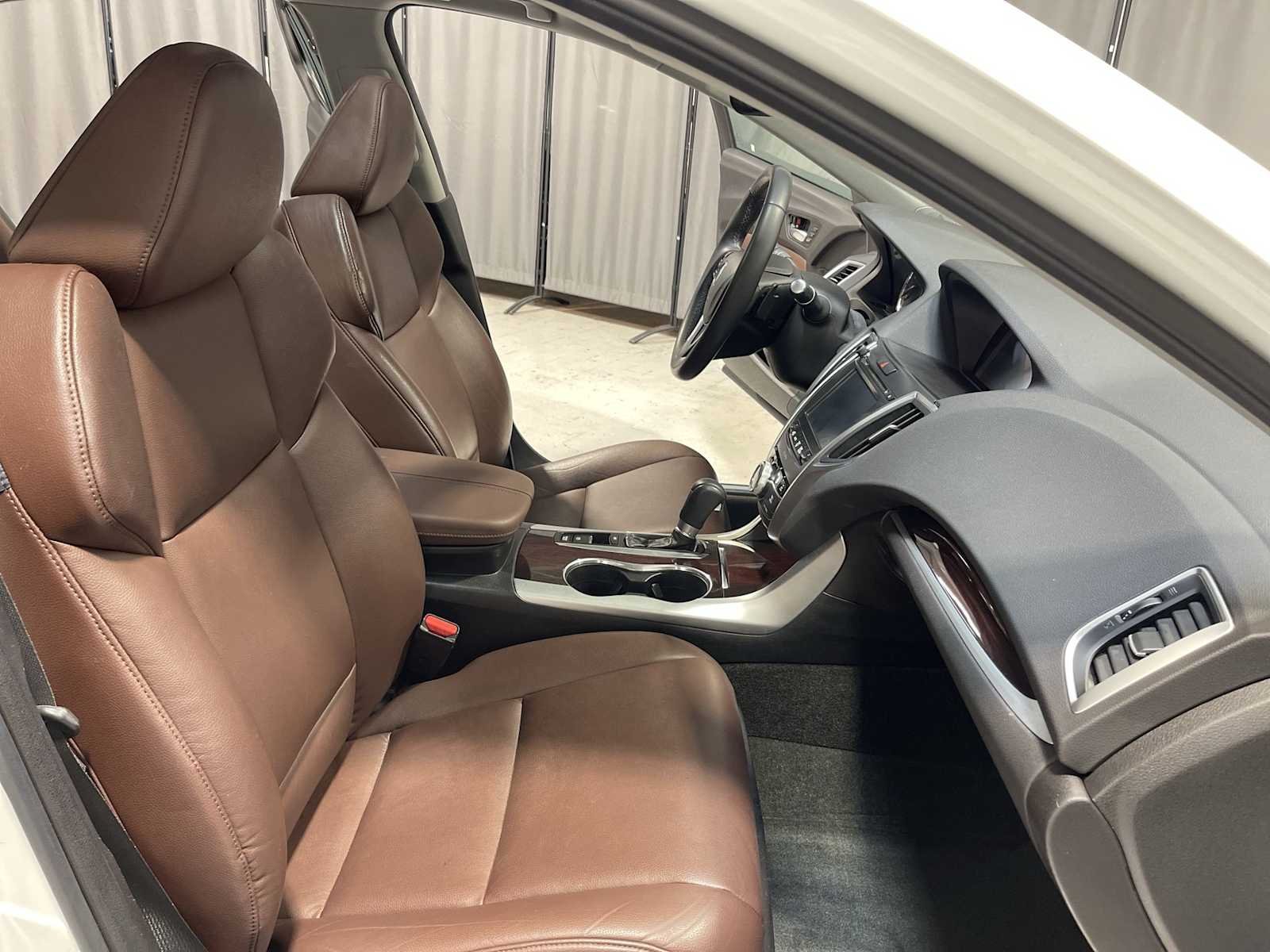 Used 2016 Bellanova White Pearl Acura  image 14