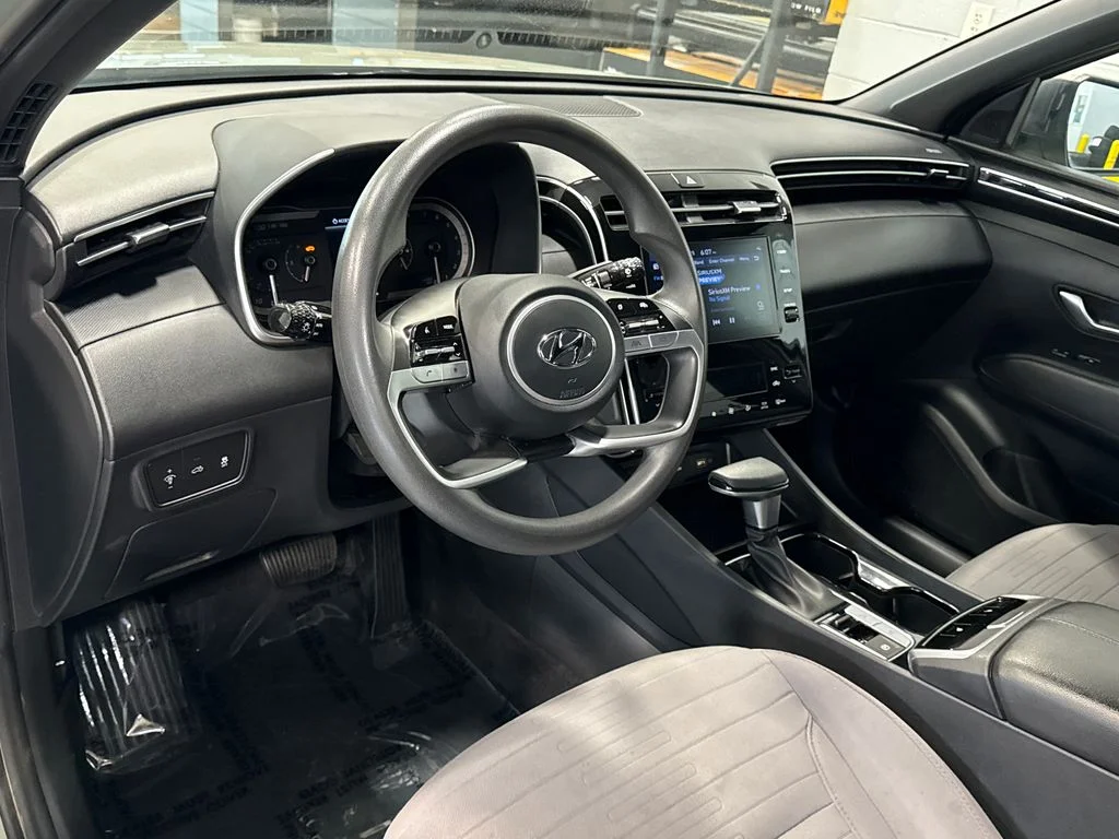 Used 2024 Green Hyundai SEL image 5