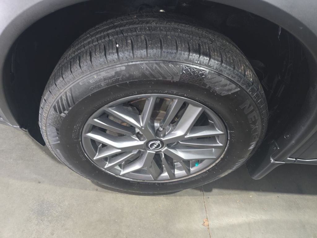 Used 2023 Gray Nissan S image 10