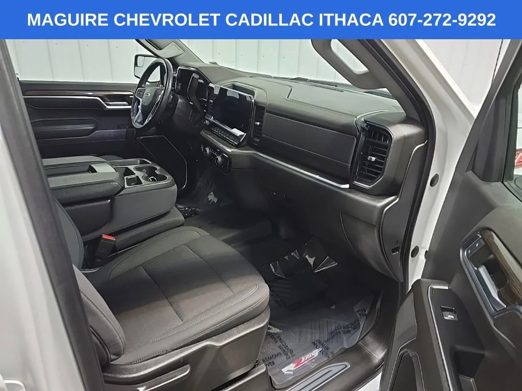 Used 2022 Summit White Chevrolet RST image 15