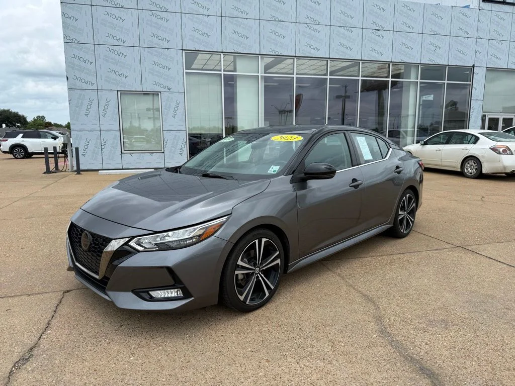 2023 Nissan Sentra SR CVT's photo