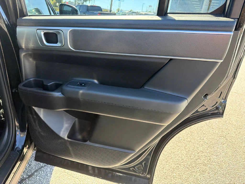 Used 2024 Black Hyundai SE image 16